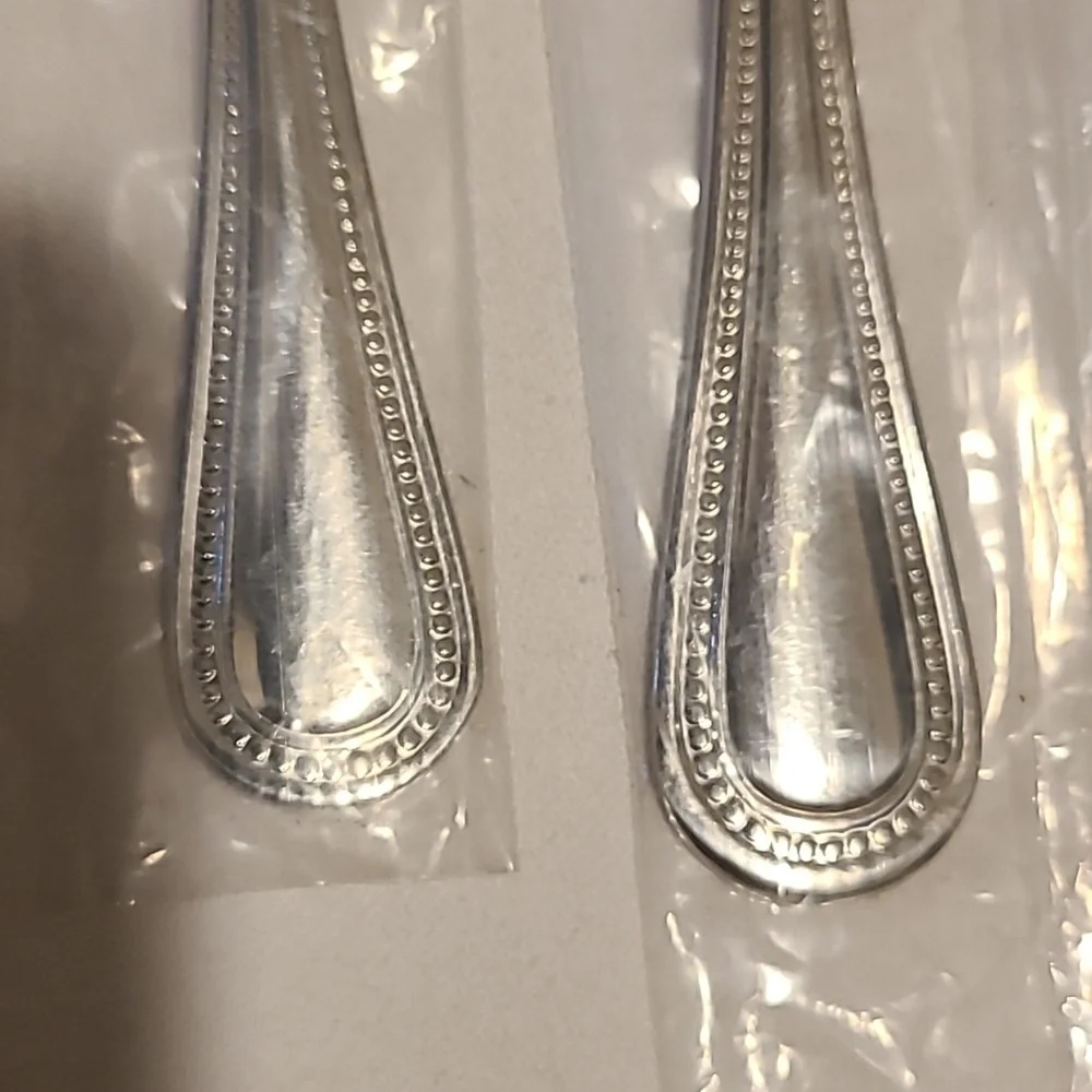 Towle Beaded Antique 18/10 Vietnam Flateware Fork Spoon Knife (Bundle of 14) - Picture 12 of 15